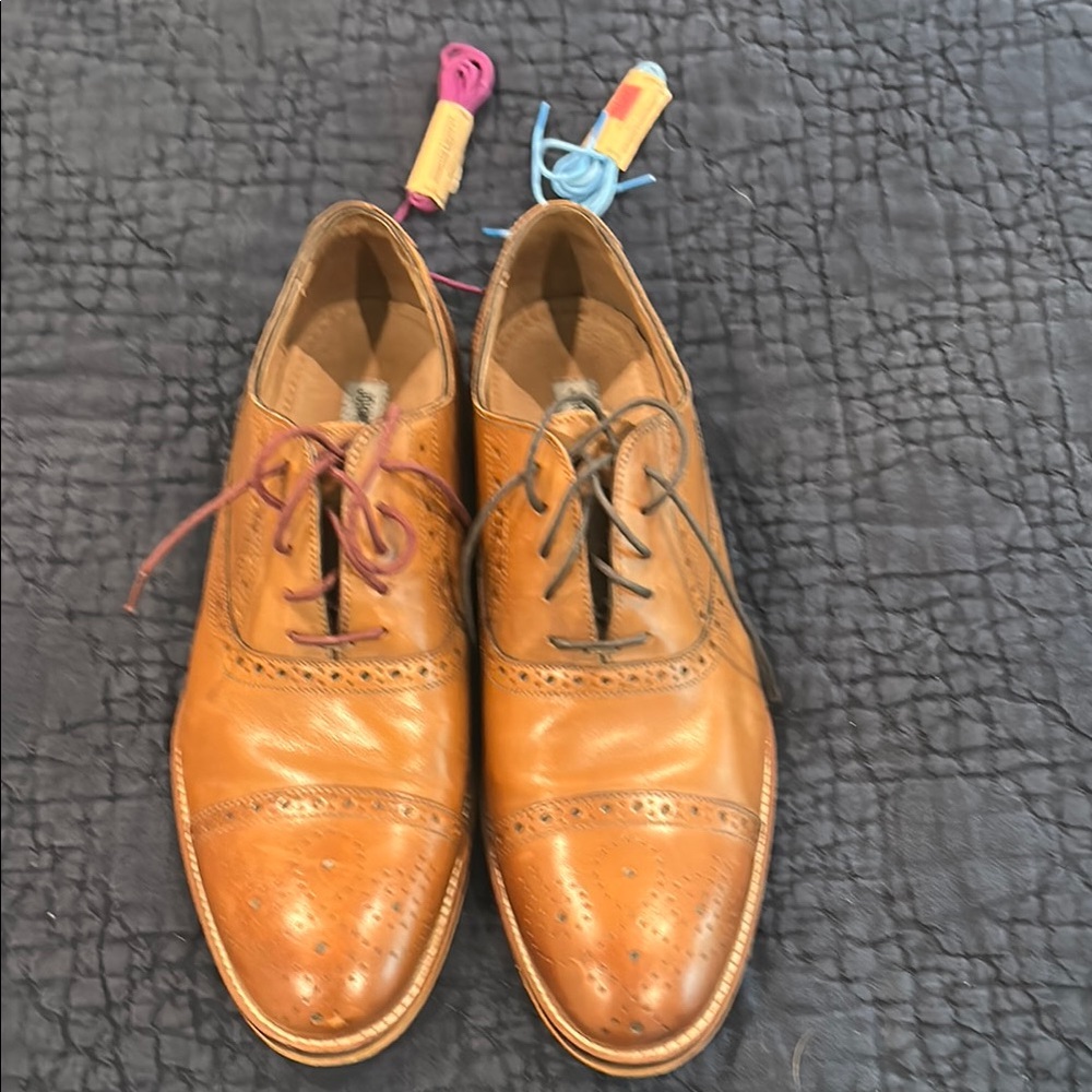 Tan Leather Oxford Shoes with Wingtip Detailing